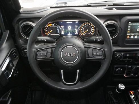 Used 2023 Jeep Gladiator Sport image 18