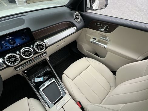 New 2026 Mercedes-Benz GLB 250 4MATIC image 14