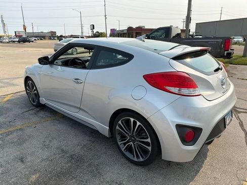 Used 2016 Hyundai Veloster Turbo FWD image 8