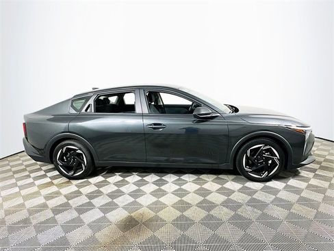 Used 2025 Kia K4 EX image 2