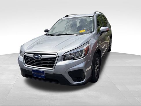 Used 2019 Subaru Forester Premium AWD/4WD image 2
