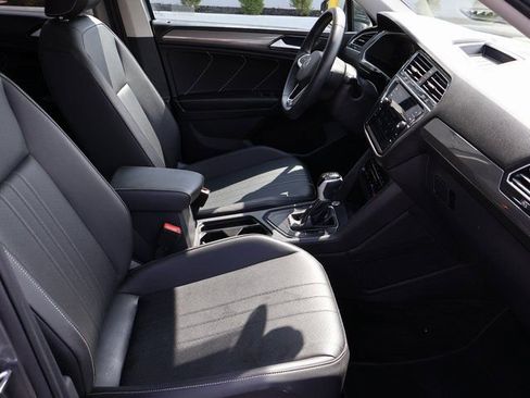 Used 2023 Volkswagen Tiguan SE image 12