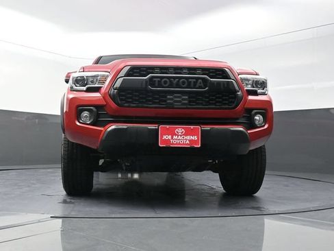 Used 2022 Toyota Tacoma TRD Off-Road w/ Technology Package AWD/4WD image 31