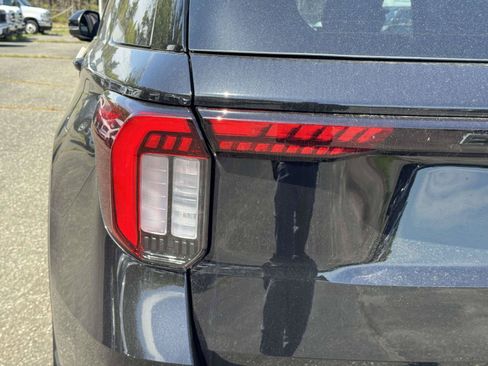 New 2026 Ford Explorer ST-Line w/ ST-Line Street Pack AWD/4WD image 10
