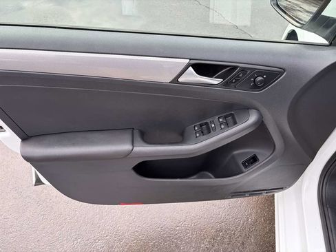 Used 2018 Volkswagen Jetta S image 16