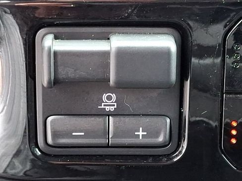 Used 2025 Chevrolet Silverado 1500 RST w/ Z71 Off-Road Package AWD/4WD image 23