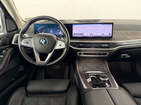 Used 2025 BMW X7 xDrive40i AWD/4WD image 32