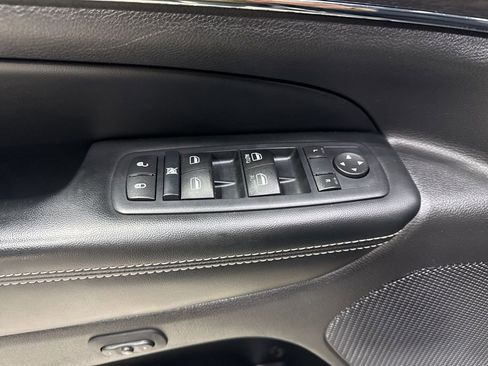 Used 2015 Jeep Grand Cherokee Limited w/ Luxury Group II image 35