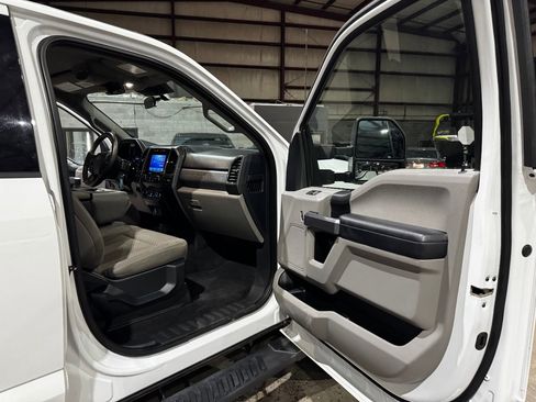 Used 2022 Ford F250 XLT w/ FX4 Off-Road Package image 25