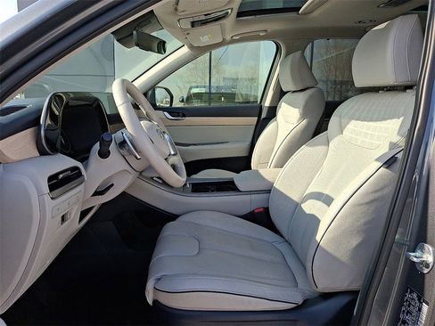 Used 2023 Hyundai Palisade Limited image 13