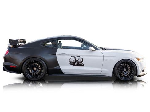 Used 2017 Ford Mustang GT Premium image 2