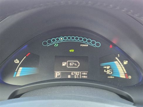 Used 2015 Nissan Leaf SV w/ Premium Package image 10