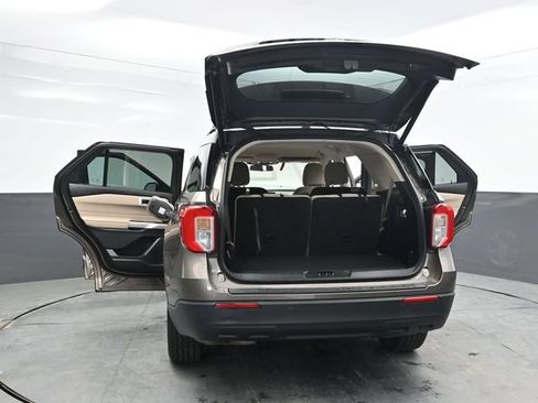 Used 2021 Ford Explorer XLT AWD/4WD image 40