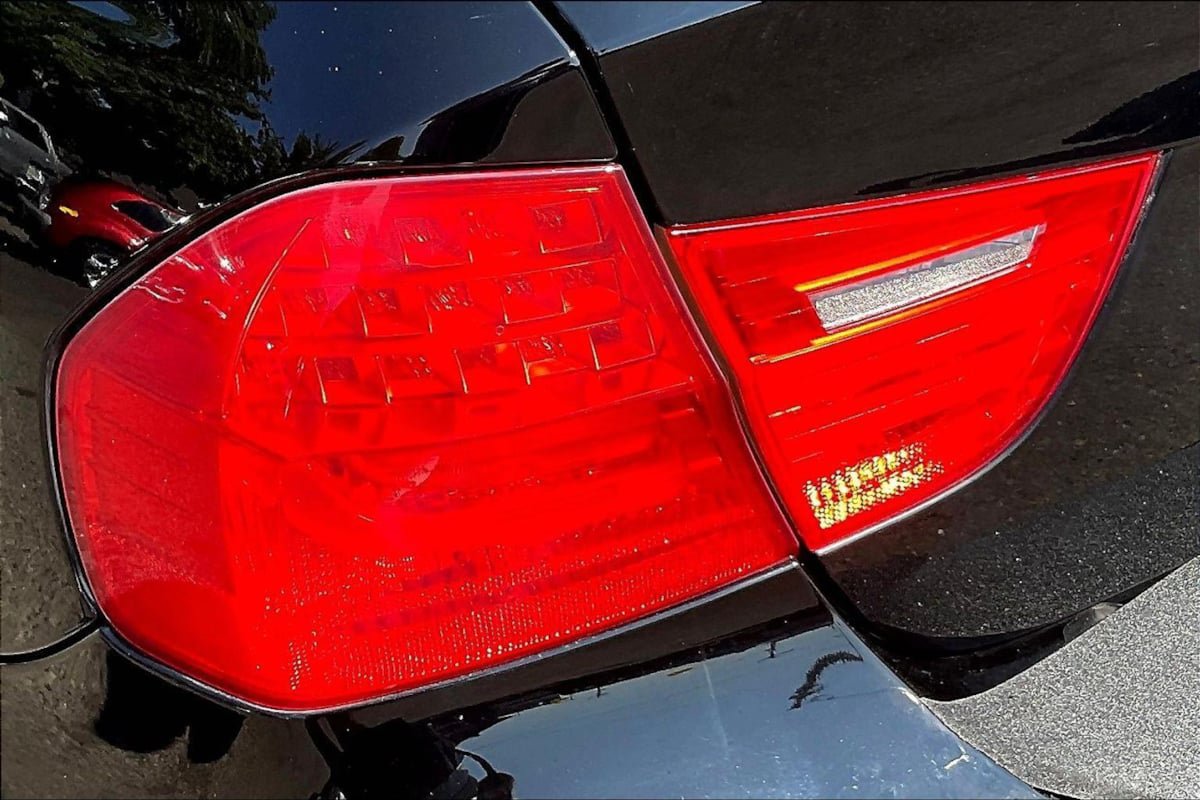 Used 2011 BMW 328i Sedan RWD image 22