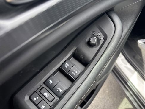 New 2025 Jeep Grand Cherokee L Altitude image 17