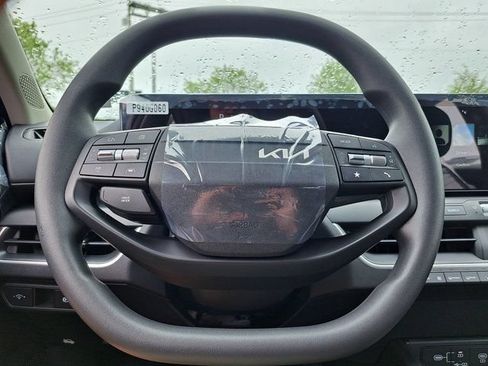 New 2026 Kia K4 FWD image 9