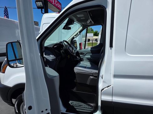 Used 2019 Ford Transit 250 148 Medium Roof image 15