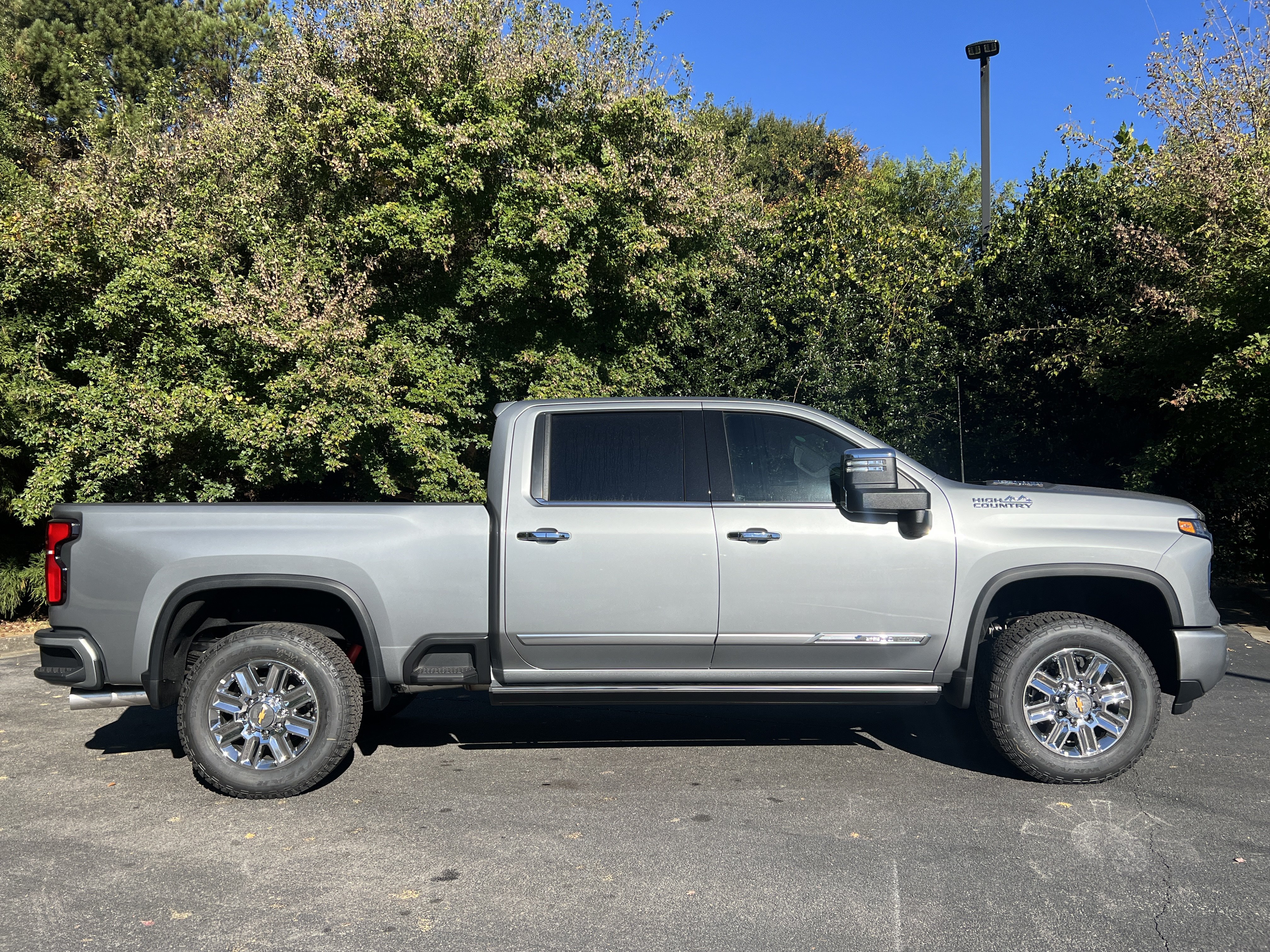 New 2026 Chevrolet Silverado 2500 High Country w/ High Country Premium Package AWD/4WD image 10