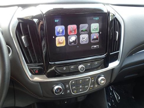 Used 2019 Chevrolet Traverse LT FWD image 17