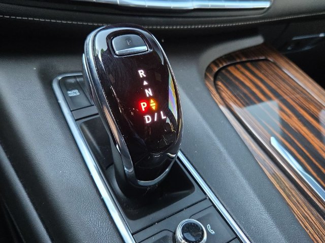 Used 2023 Cadillac Escalade Premium Luxury w/ LPO, Illumination Package AWD/4WD image 15