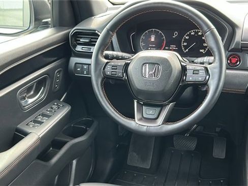 Used 2025 Honda Pilot TrailSport image 26