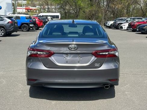 Used 2021 Toyota Camry XLE image 5