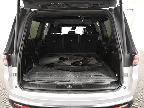 Used 2024 Jeep Wagoneer 4WD w/ Premium Group I image 7