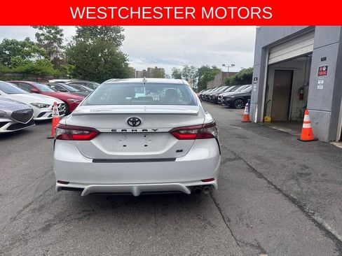 Used 2024 Toyota Camry SE w/ Convenience Package FWD image 5