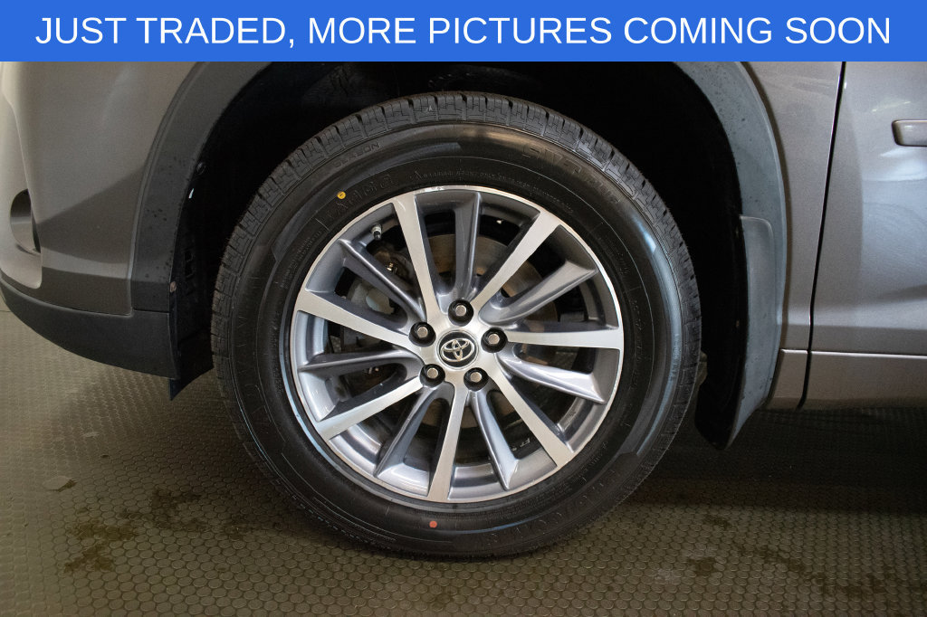 Used 2017 Toyota Highlander XLE AWD/4WD image 9