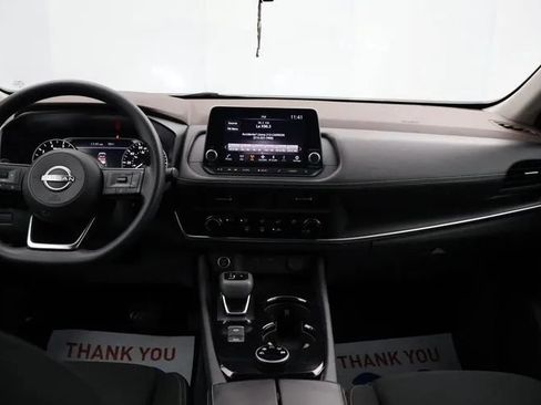 Used 2023 Nissan Rogue S AWD/4WD image 19