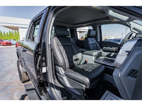 Used 2025 Ford F250 XLT w/ Black Appearance Package image 20