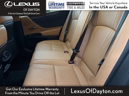 Certified 2025 Lexus ES 300h w/ Luxury Package image 32