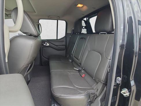 Used 2020 Nissan Frontier PRO-4X w/ Pro-4x Utility Package image 17