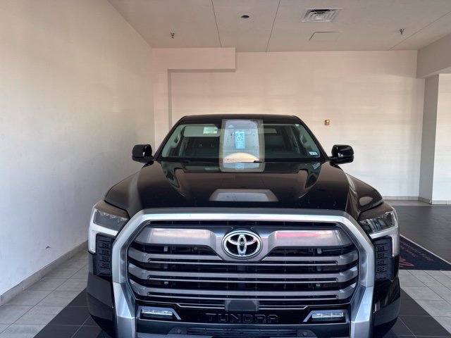 Used 2024 Toyota Tundra Limited w/ Power Package AWD/4WD image 5