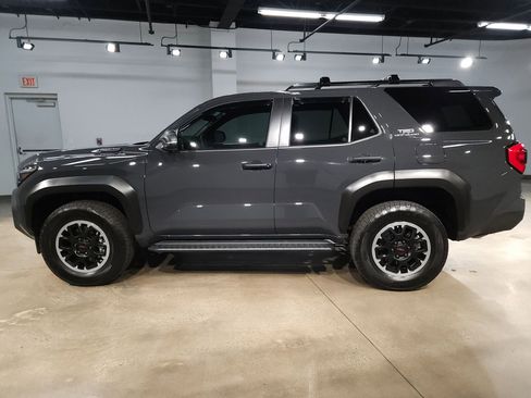 Certified 2025 Toyota 4Runner TRD Off-Road AWD/4WD image 4