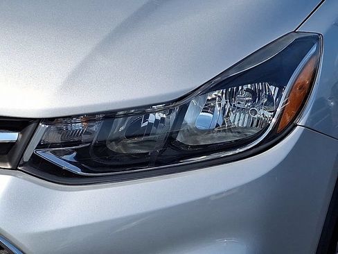 Used 2019 Chevrolet Trax LS FWD image 10