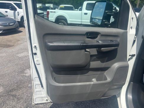 Used 2018 Nissan NV 2500 SV RWD image 10