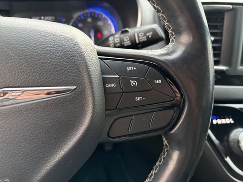 Used 2019 Chrysler Pacifica Touring Plus w/ S Appearance Package image 14