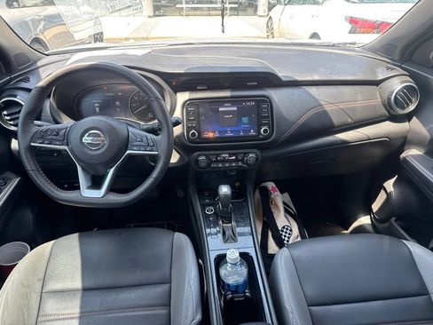 Used 2021 Nissan Kicks SR w/ SR Premium Package FWD image 10
