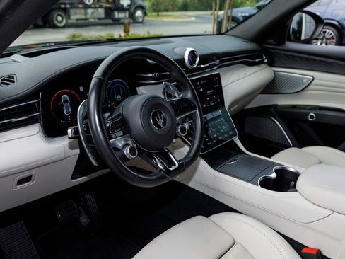 Certified 2023 Maserati Grecale Modena AWD/4WD image 9