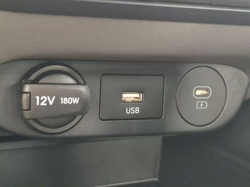 Used 2024 Hyundai Elantra SEL image 20