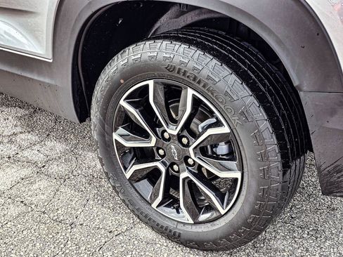 Certified 2025 Chevrolet TrailBlazer ACTIV w/ Driver Confidence Package AWD/4WD image 12