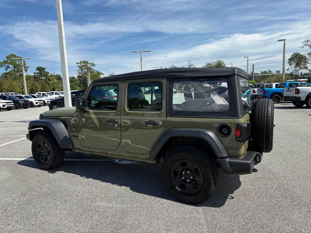 Used 2025 Jeep Wrangler Unlimited Sport AWD/4WD image 5