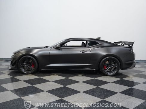 Used 2019 Chevrolet Camaro ZL1 RWD image 2