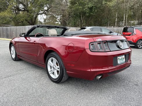 Used 2014 Ford Mustang Convertible image 2