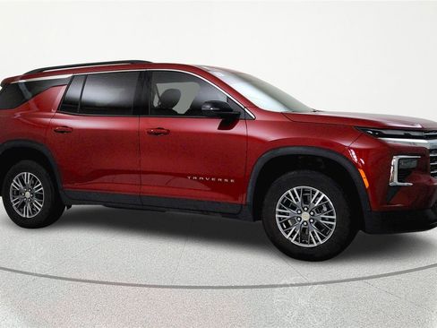 Used 2026 Chevrolet Traverse LT image 5