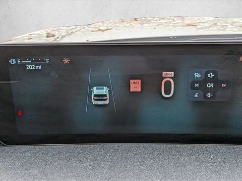 Used 2025 Ford Expedition Max Active image 12