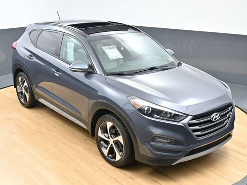 Used 2017 Hyundai Tucson Value AWD/4WD image 3