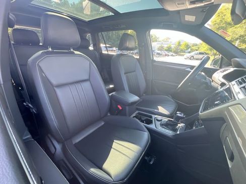 Certified 2024 Volkswagen Tiguan SE R-Line image 24