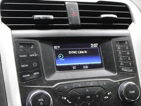 Used 2015 Ford Fusion SE FWD image 29